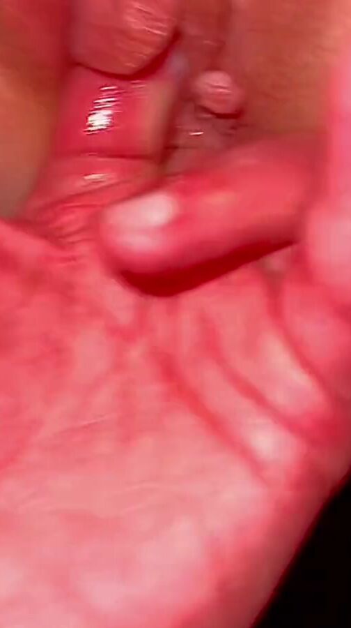 Mom FIRST TIME GETS ANAL FINGER FUCKED AFTER CUMMED HER TWAT