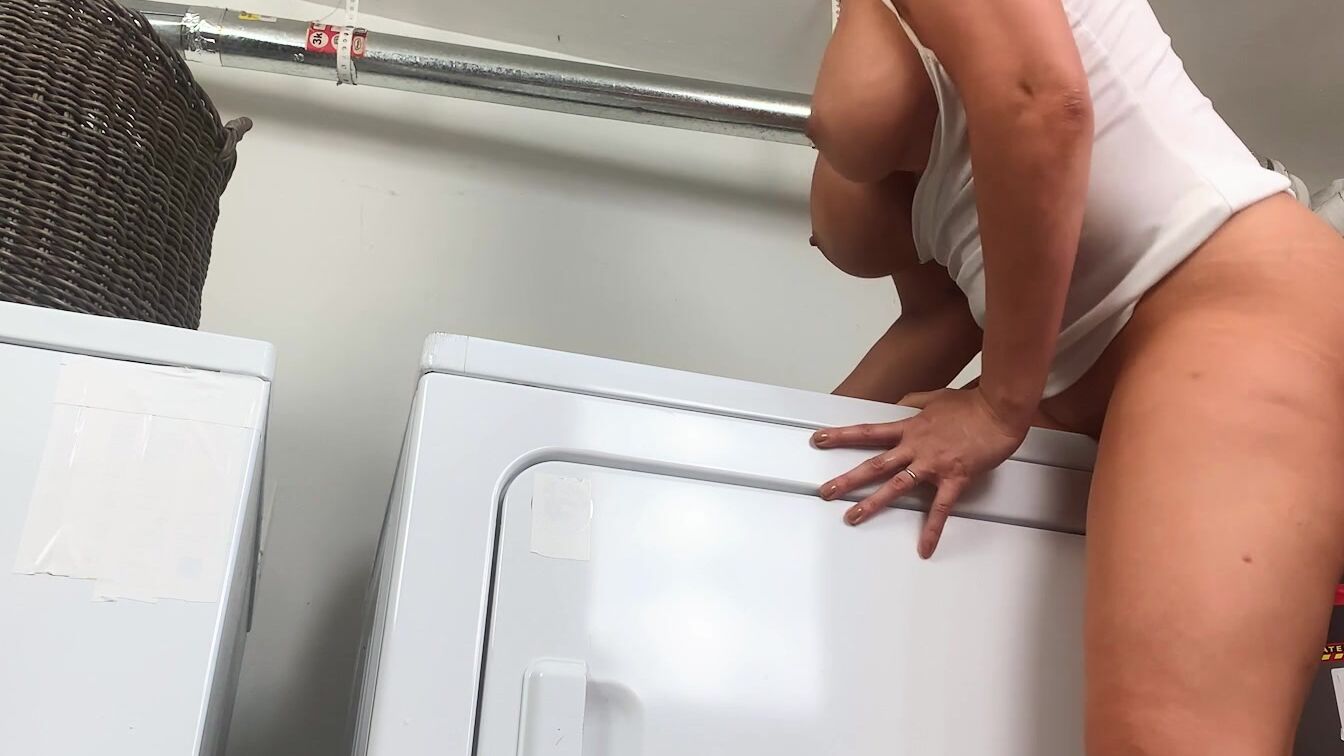 Ryan Uses The Washing Machine Film With Ryan Keely Stirling Cooper Brazzers Official Kporn Xxx