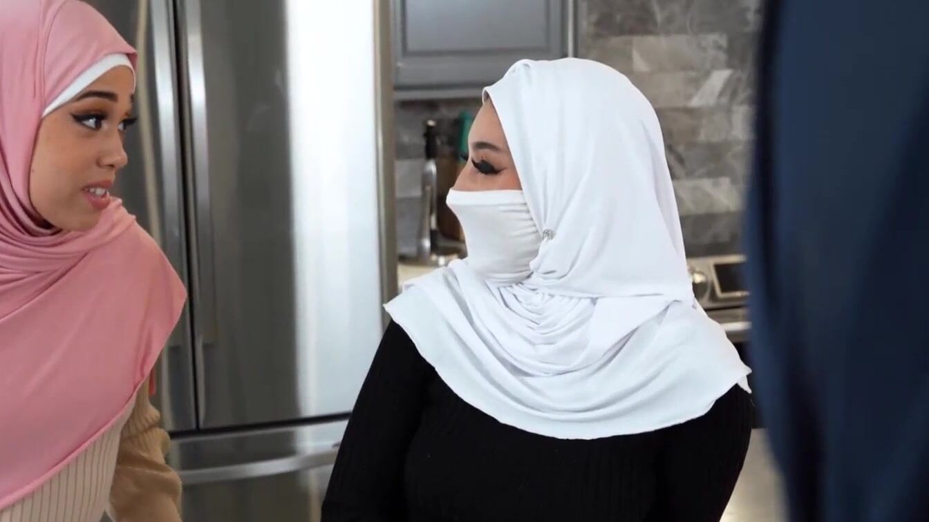 three Hijabs Coming to America Willow Ryder , Violet Gems , Sophia Leone , Nicky Rebel