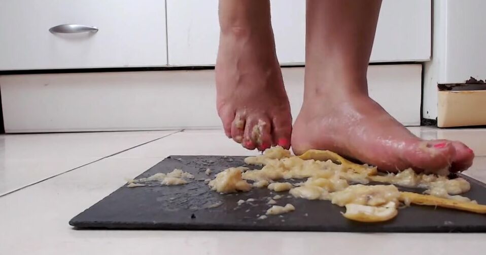 Banana's feet smashing