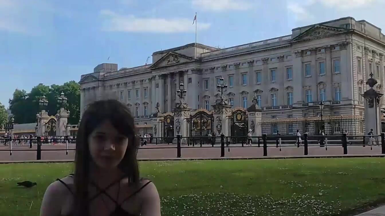 Flashing my vagina inside London