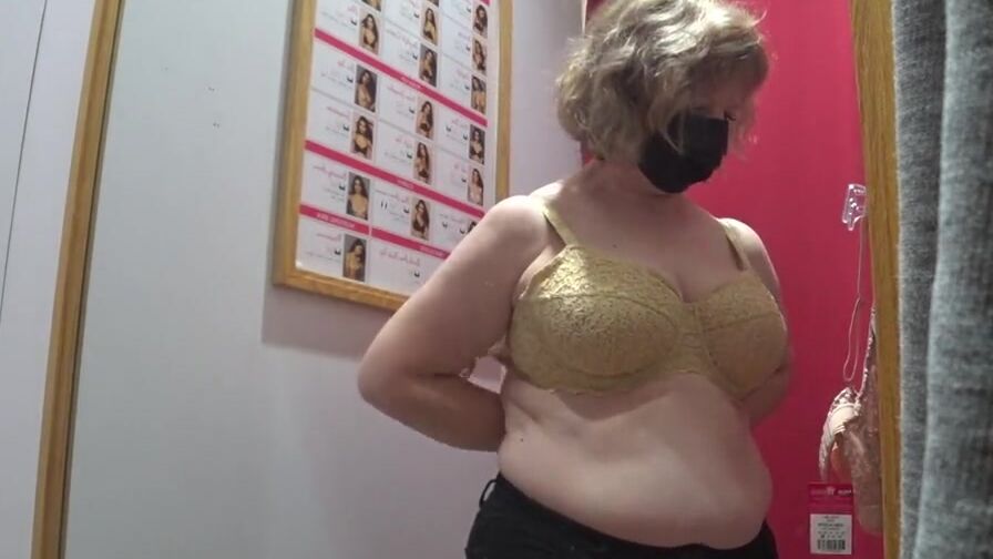 What bra to buy? Fat mom inside the fitting room