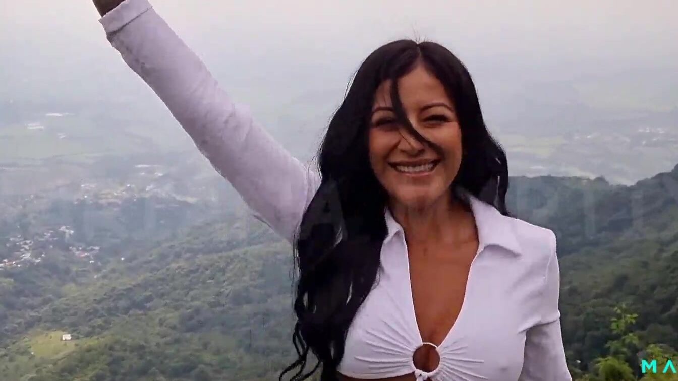 The number 1 black actress from Colombia Mariana Martix goes paragliding masturbating nude