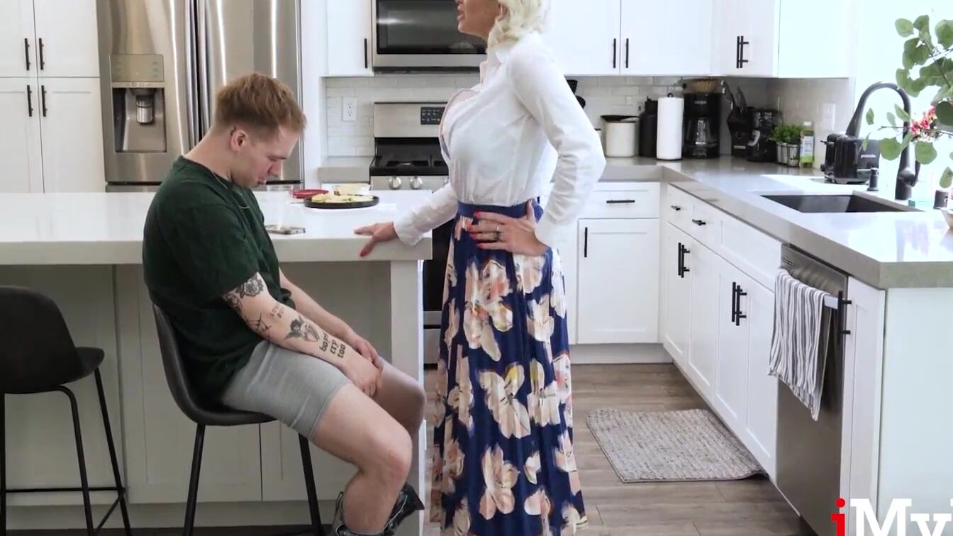 Begging Step Milf To Do The #Cuminyourmomchallenge - Charli Phoenix