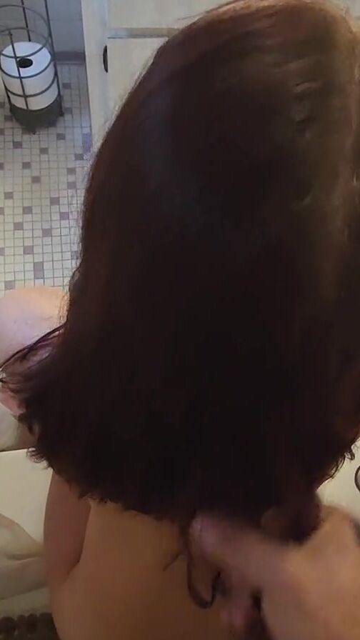 skank lets me cum into her hair