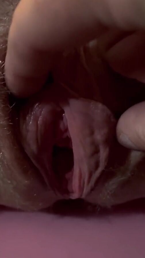 Fingering Soak Bushy Snatch Close Up American Mom Porn